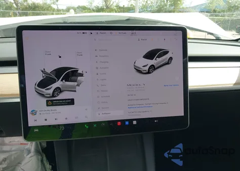 2021 Tesla Model Y Long Range Dual Motor All-Wheel Drive z USA, uszkodzony, nr VIN 5YJYGDEE2MF200315